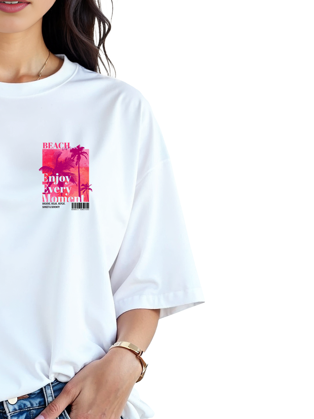 Women’s White Oversized T-Shirt with Beach Illustration – Soft, Breathable Cotton Tee | Oversized Fit for Casual Beach & Travel Fashion